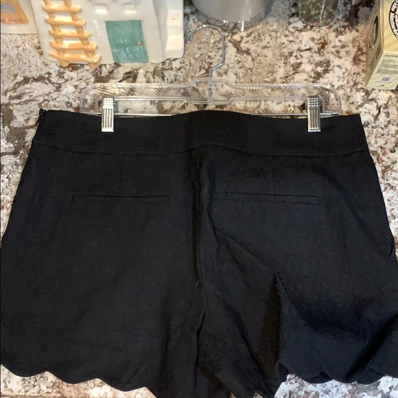 Loft black shorts with design in fabric - Picture 2 of 3